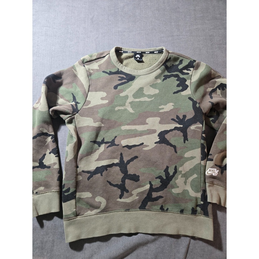 Nike SB Sweatshirt Mens Medium Pullover Sweater Crew Neck Camo Skate Gorpcore